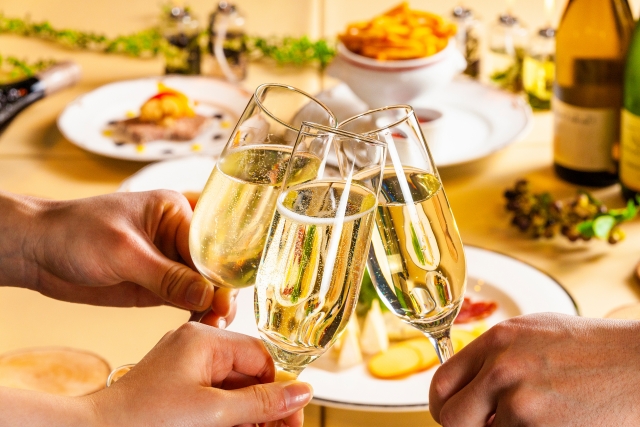 シャンパンで太るのを避ける賢い飲み方
