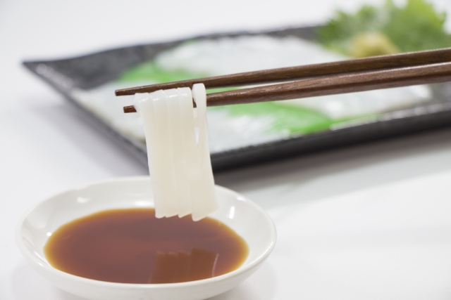 刺身と乾物のイカそうめんは太るか徹底比較